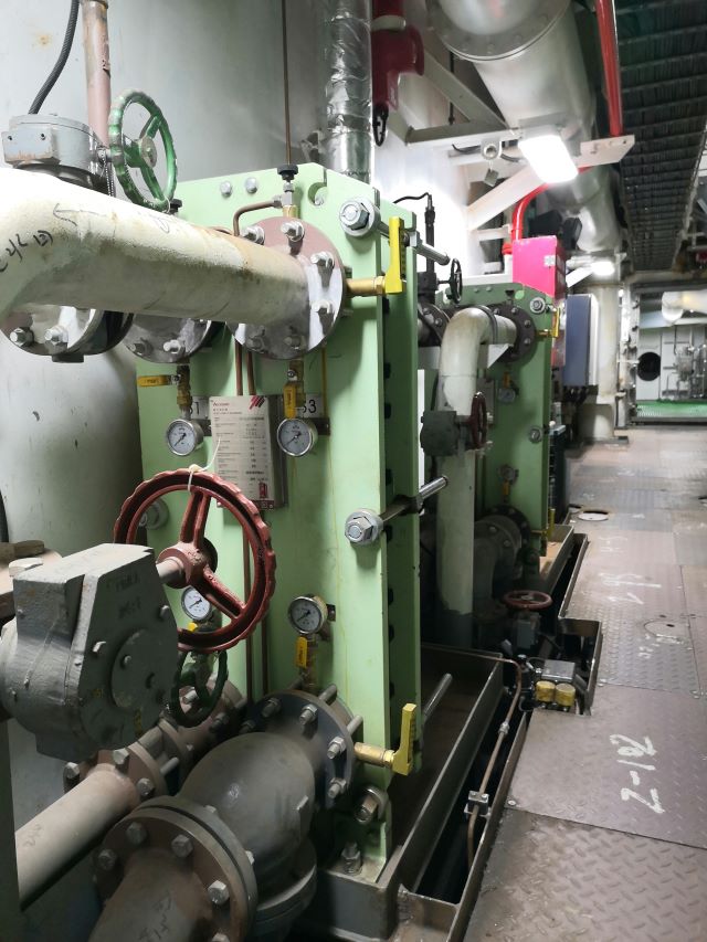 120 上海打撈局1200T插樁式搶險打撈船項目  (1) - 艾克森換熱器案例圖片